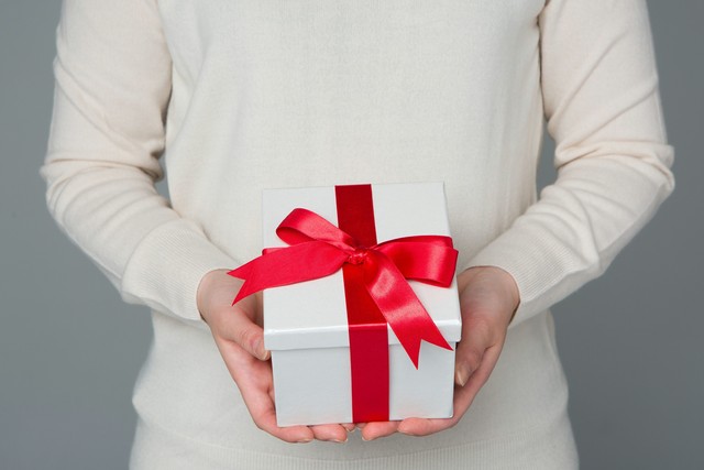 送礼送什么最好比较实用,送礼送什么最划算呢