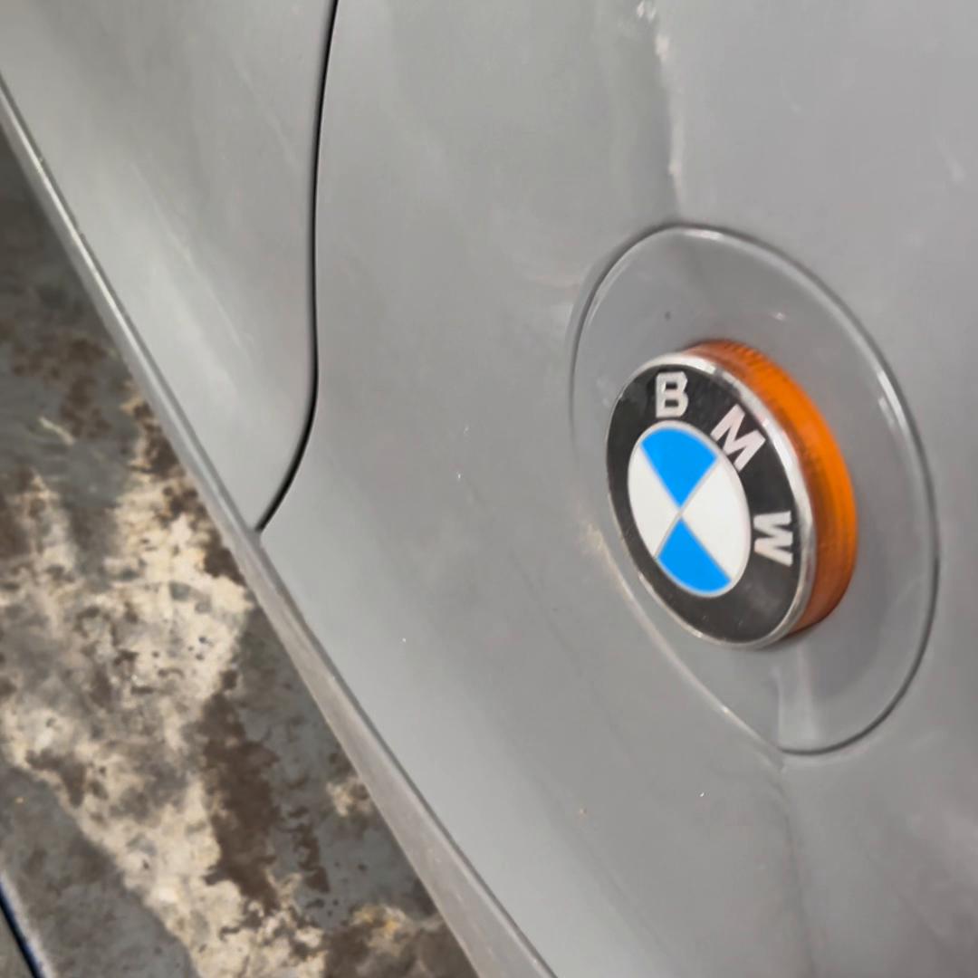 粉丝修复法拉利,粉丝修复车