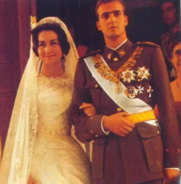 西班牙国王胡安卡洛斯离婚,西班牙前国王胡安卡洛斯子女