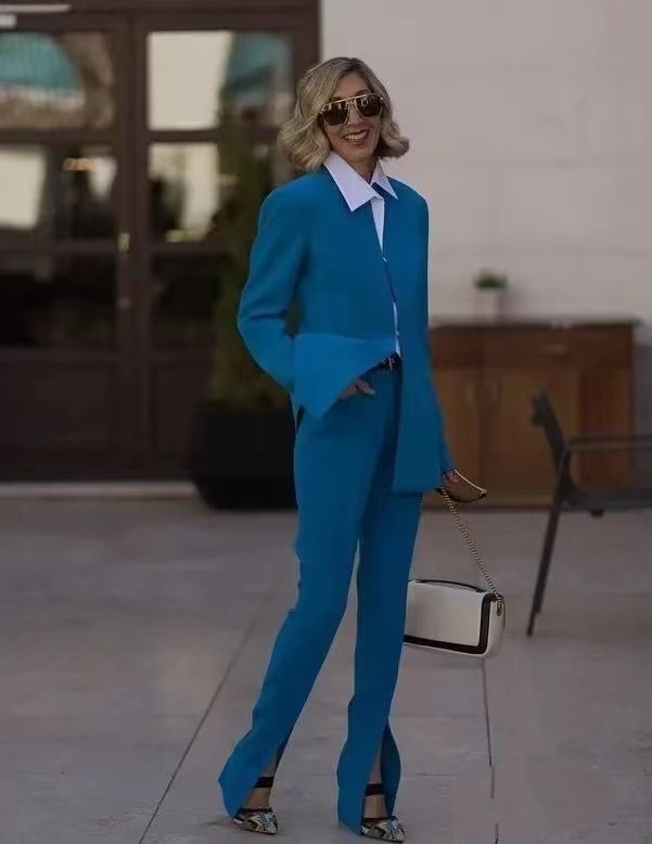 这对外国母女活成了别人都羡慕的模样,时髦有范,每套搭配都精彩