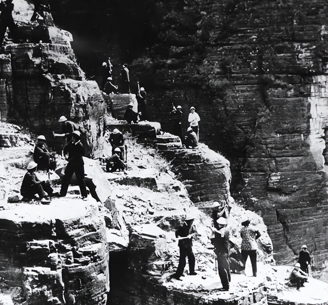 红旗渠的修建削平了1250个山头,红旗渠的修建削平了多少山头