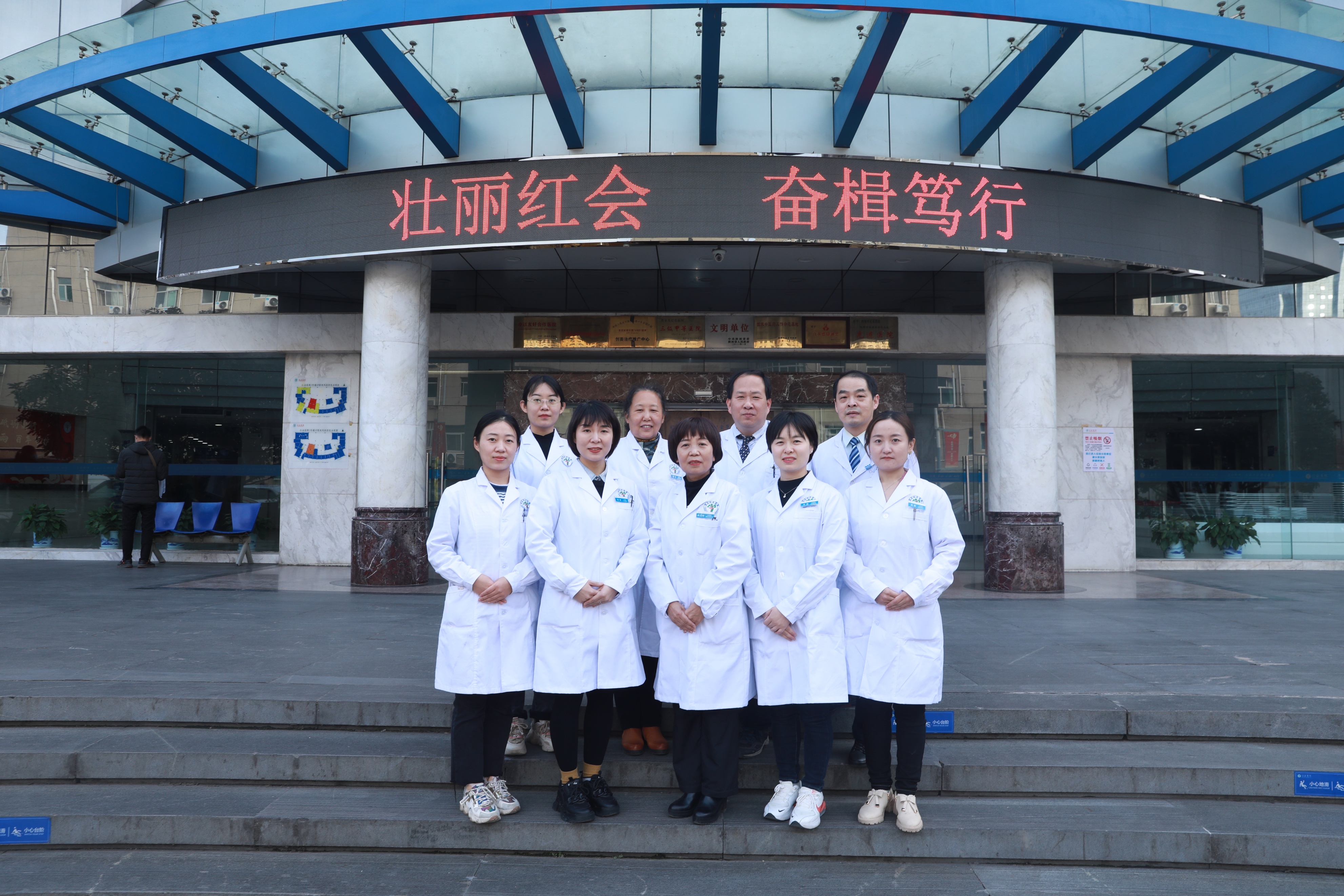 牙周肿了有什么危害,什么是牙周炎有什么危害