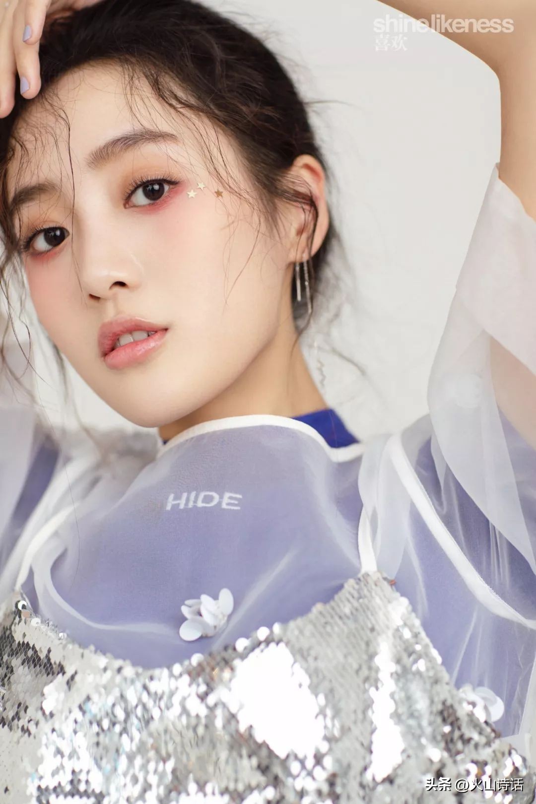 王梓薇：95后小花中的一颗新星，写真很甜很甜啊，太爱了！