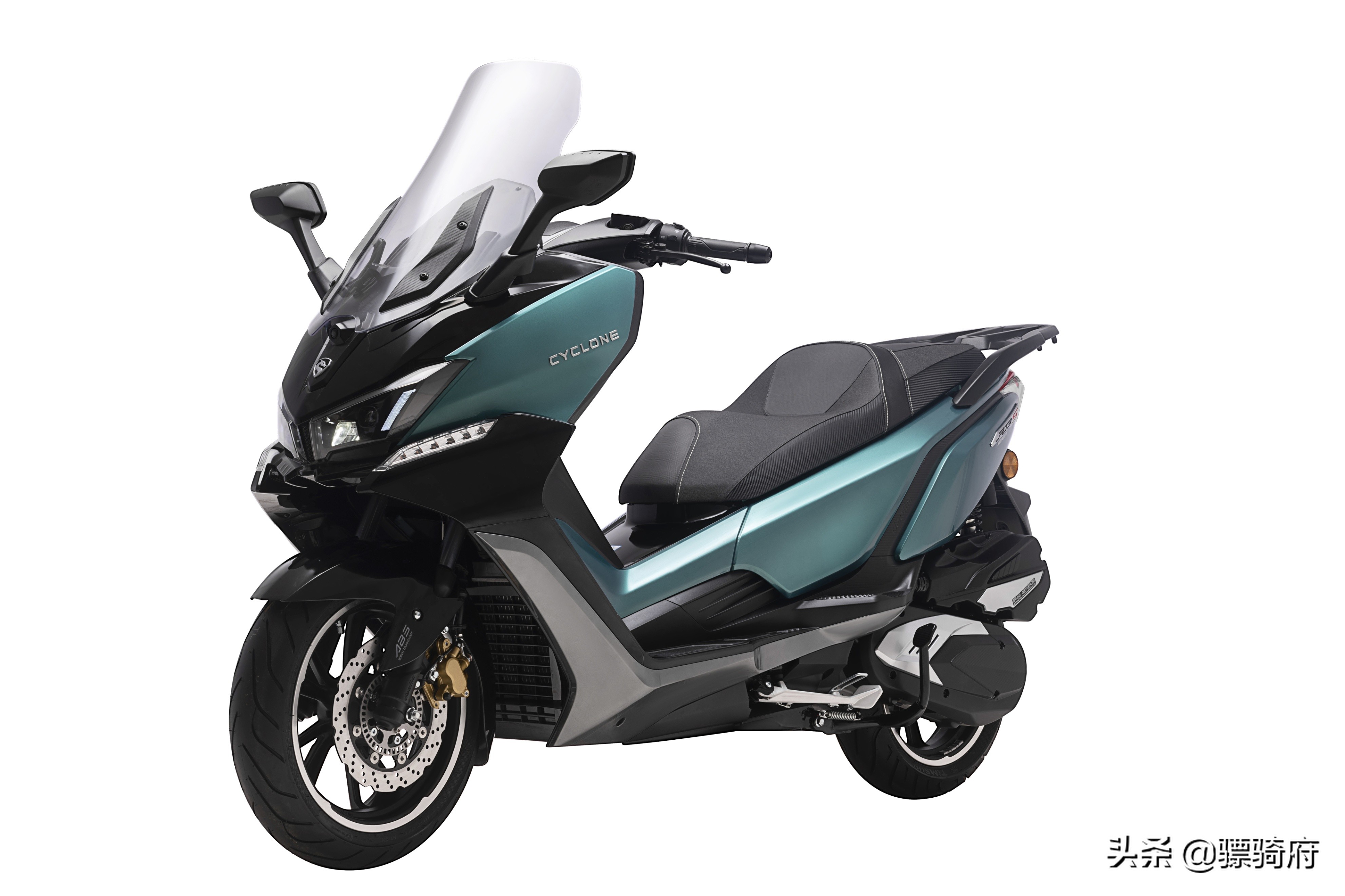 1.598万元起！皮带版RA2和300cc级别踏板车RT3S正式发布