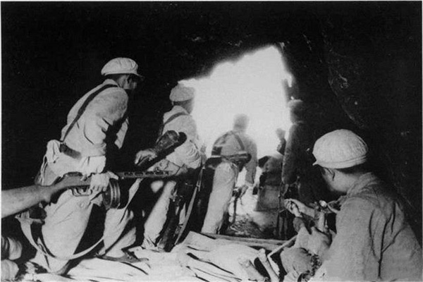 德国人评价志愿军创造了奇迹，让人更加佩服毛主席和最可爱的人