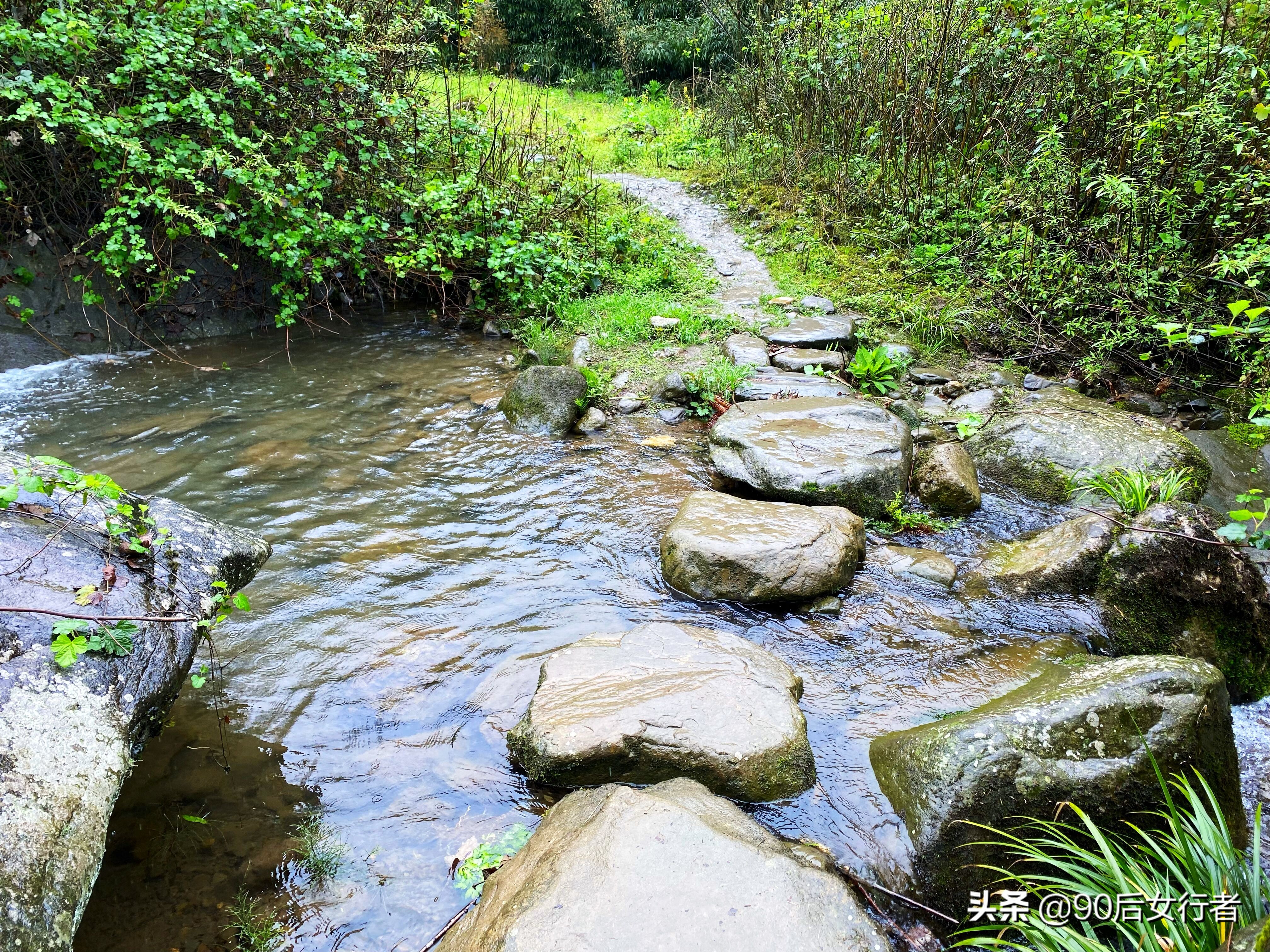 雨天徒步十里长山凹,走进大自然翻山越岭户外徒步
