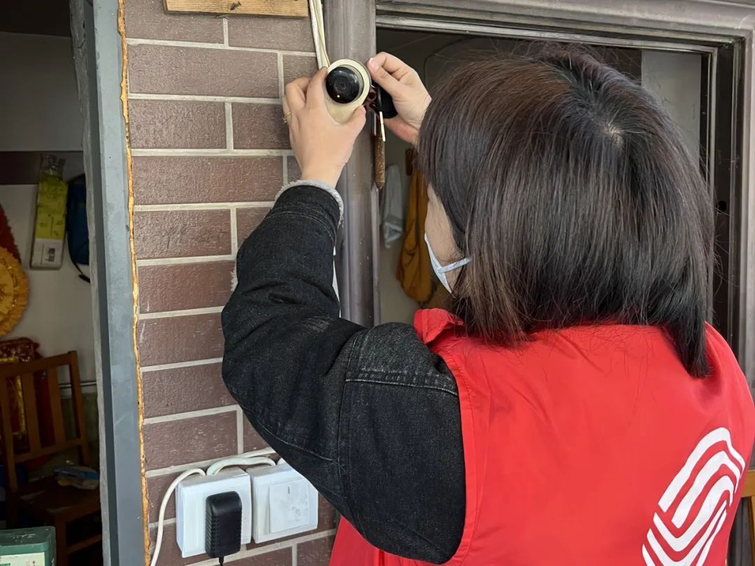 退休不褪色志愿服务暖人心,退役不褪色继续为人民服务
