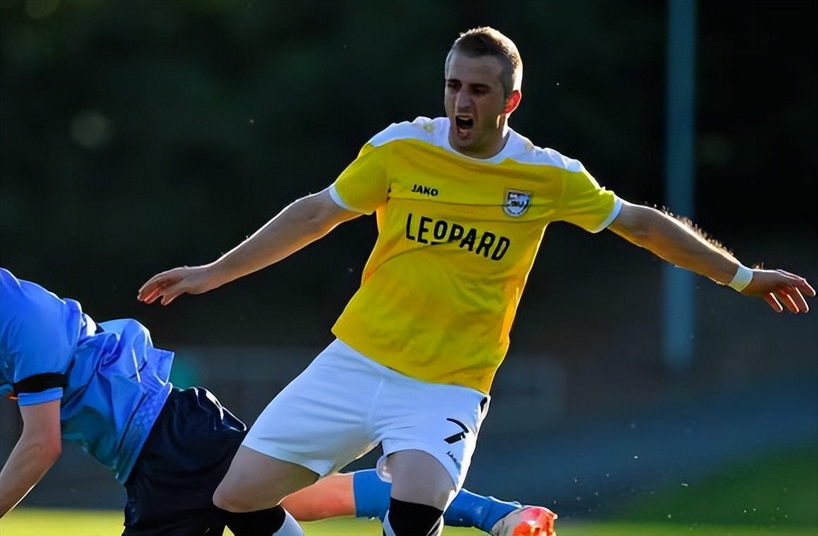 41岁的伊布终于选择了告别绿茵场,波黑达米拉伊布