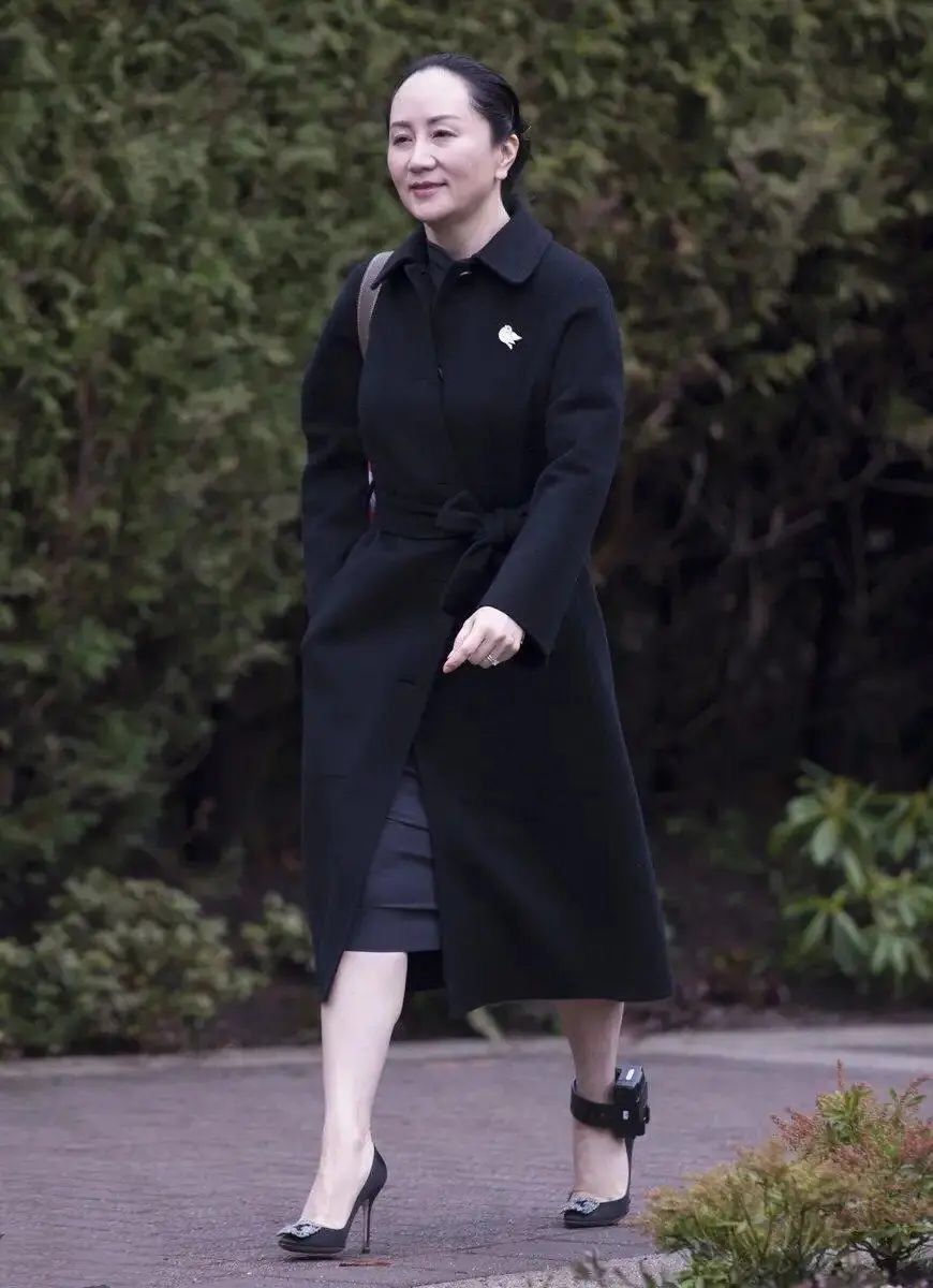 孟晚舟优雅得体穿搭,50岁孟晚舟冬季穿搭