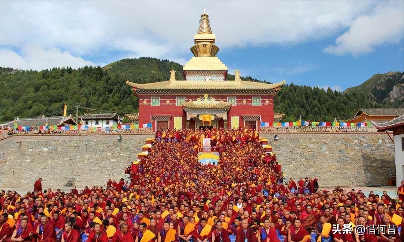 平定叛乱，册立达赖