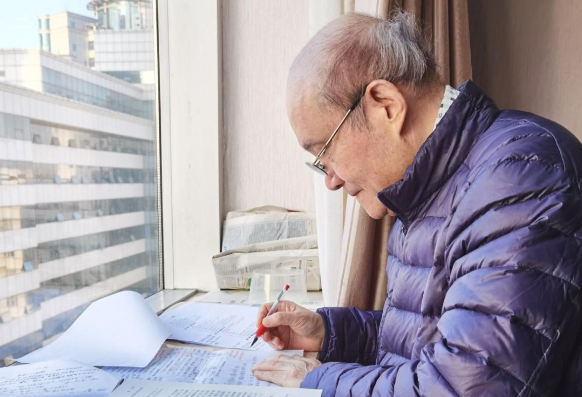 寻大问题做真学问，守简朴爱足球，大家记忆里的学术大师冯天瑜