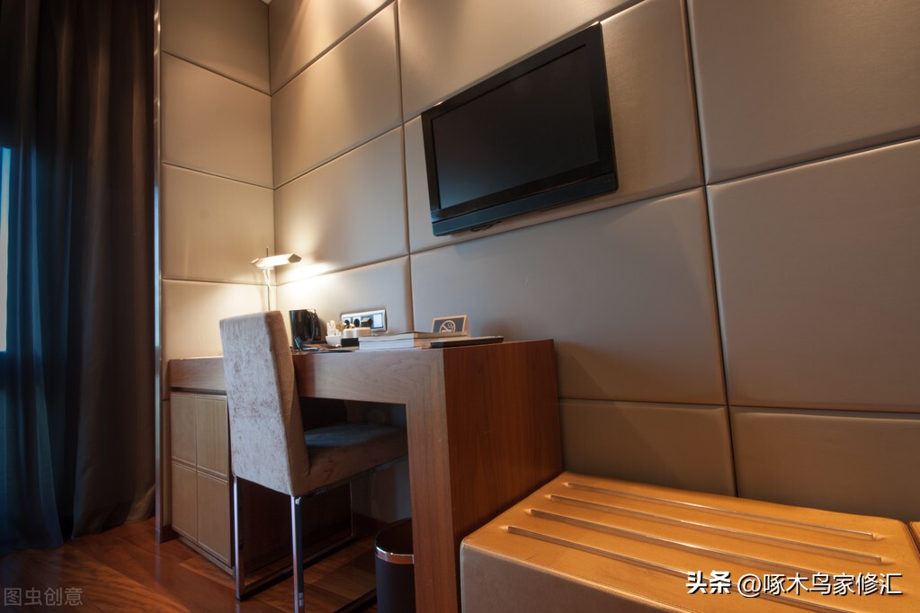 液晶电视背光亮黑屏故障维修方法,液晶电视有声音蓝屏故障维修方法