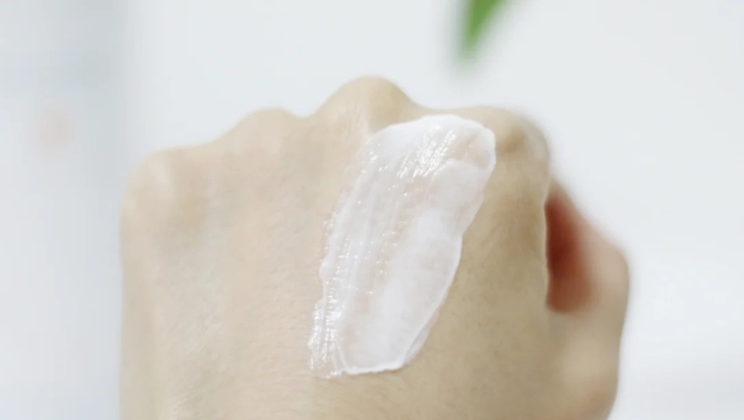 冰岛精华平价面霜抗老抗皱,推荐几款保湿效果好的面霜