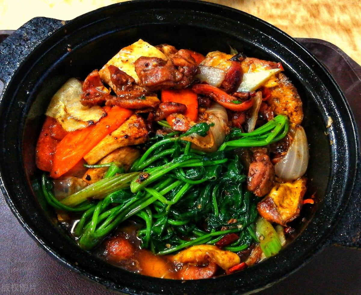 深圳鸡公煲店一个月可以赚多少钱,鸡公煲真实收入