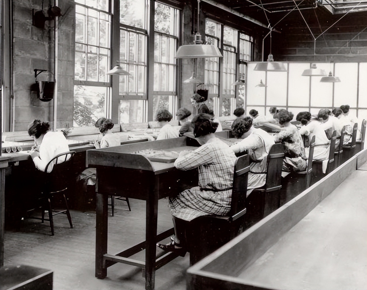 被镭辐射后的女工,核辐射后维持生命的工人