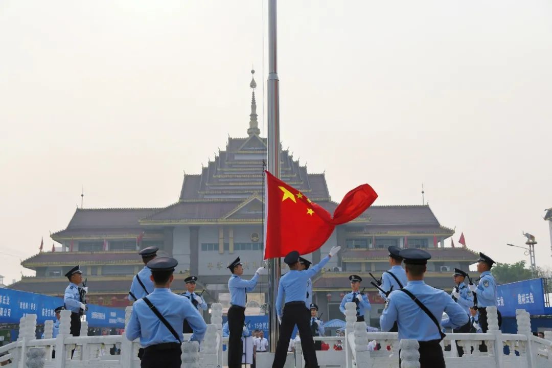 瑞丽边检国门,瑞丽口岸人员出入境通关流程指引