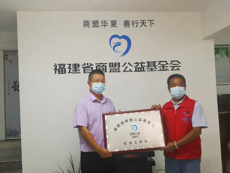 2021李靖年终总结《诗与公益、携手遂行