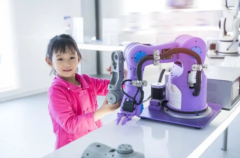 爱说甜言蜜语的夫妻,和孩子说废话的时间决定亲子关系