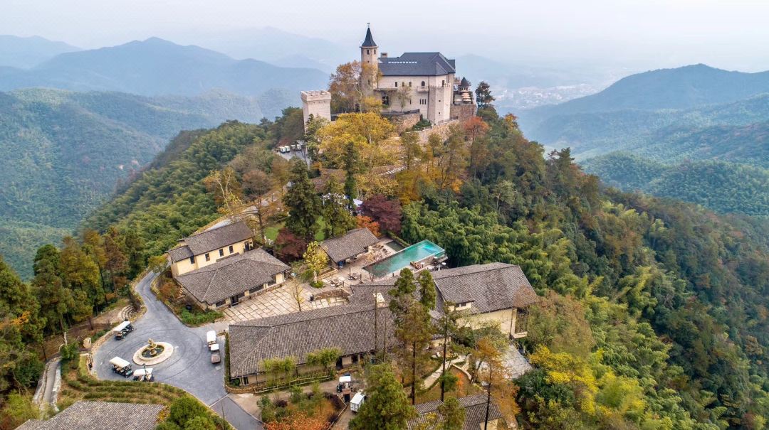 遇间播报|莫干山必睡六大美宿!看山看水看云看日出,优哉游哉~