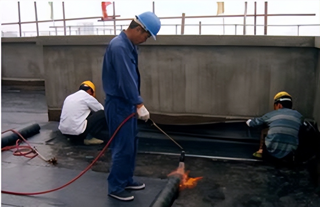 屋顶漏水如何补救教你1招,屋顶漏水有没有简单的修补方法