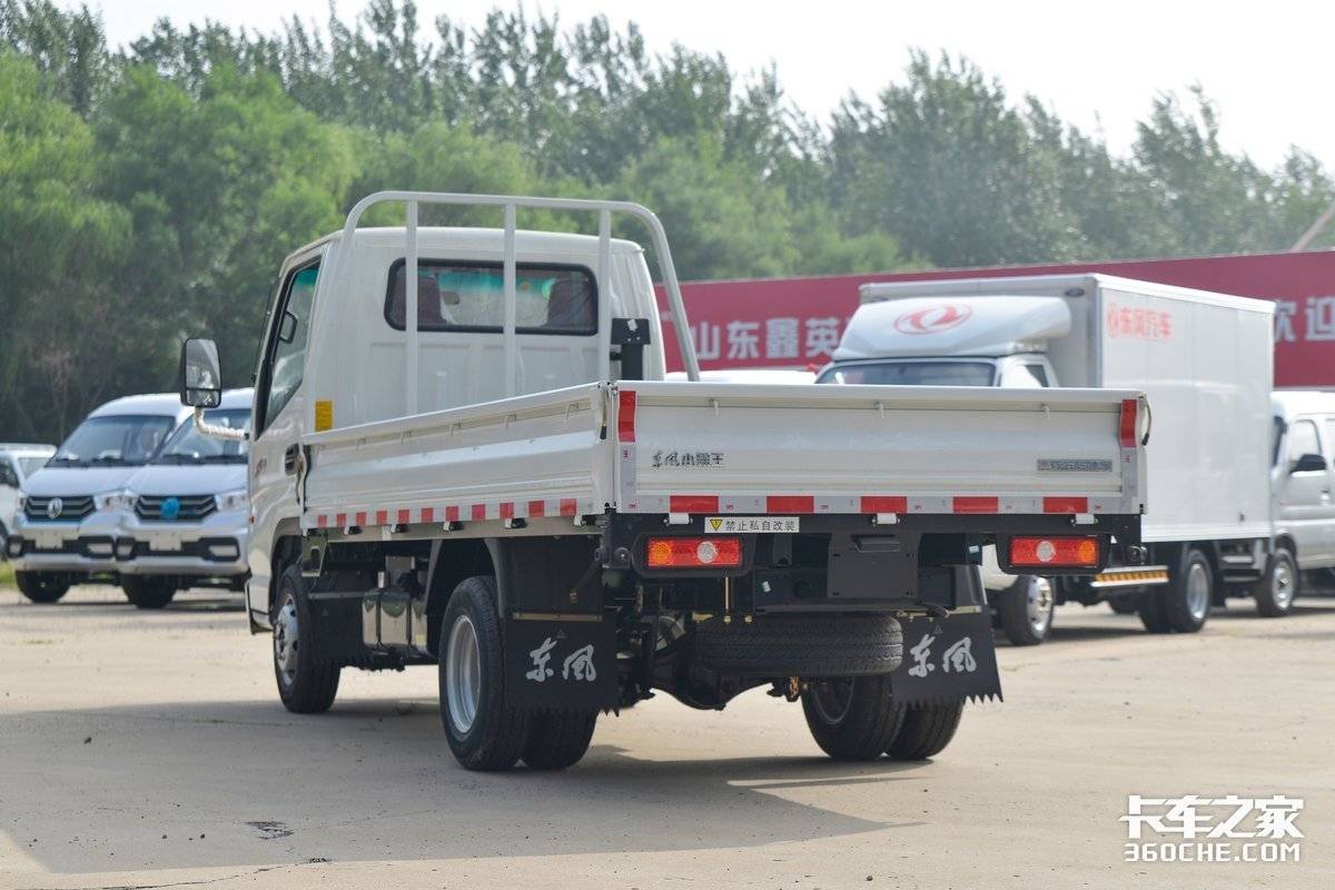 东风小霸王w15厢货最新款价格,东风小霸王w15汽油版排半厢货价格