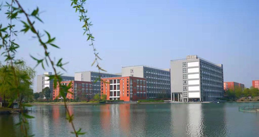 为什么那么多人吐槽安徽大学,合工大和合肥工业大学区别