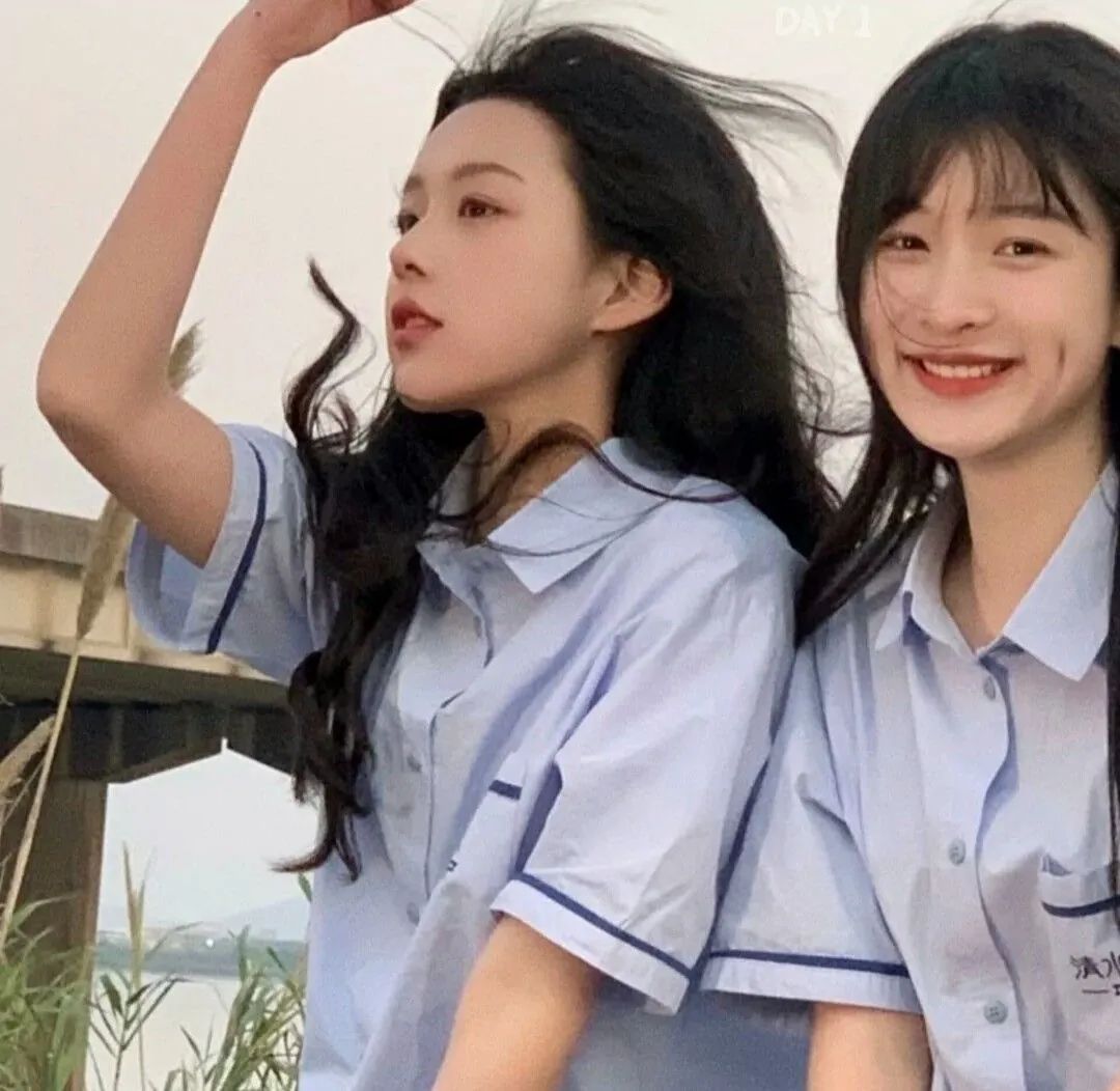 闺蜜头像一左一右真人可爱姐妹,情侣头像和闺蜜头像连在一起的