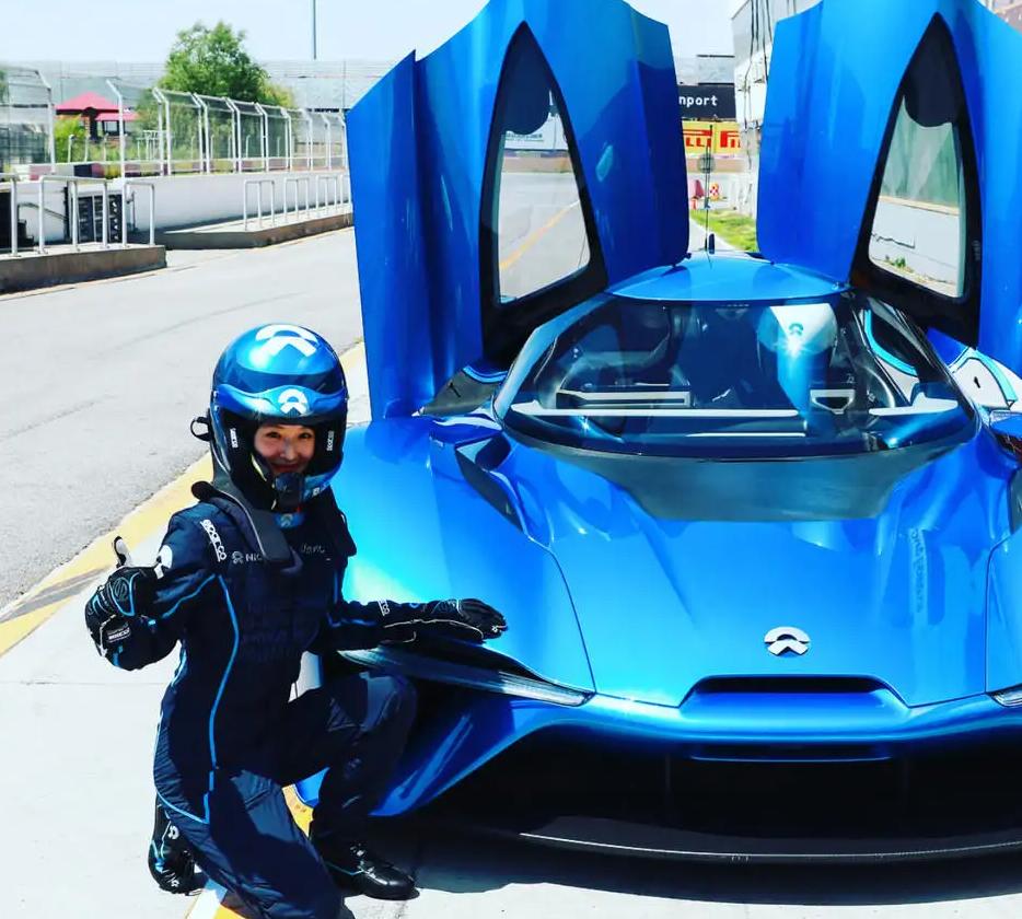 章泽天刘强东事件解说,章泽天携手刘强东出席英国皇室