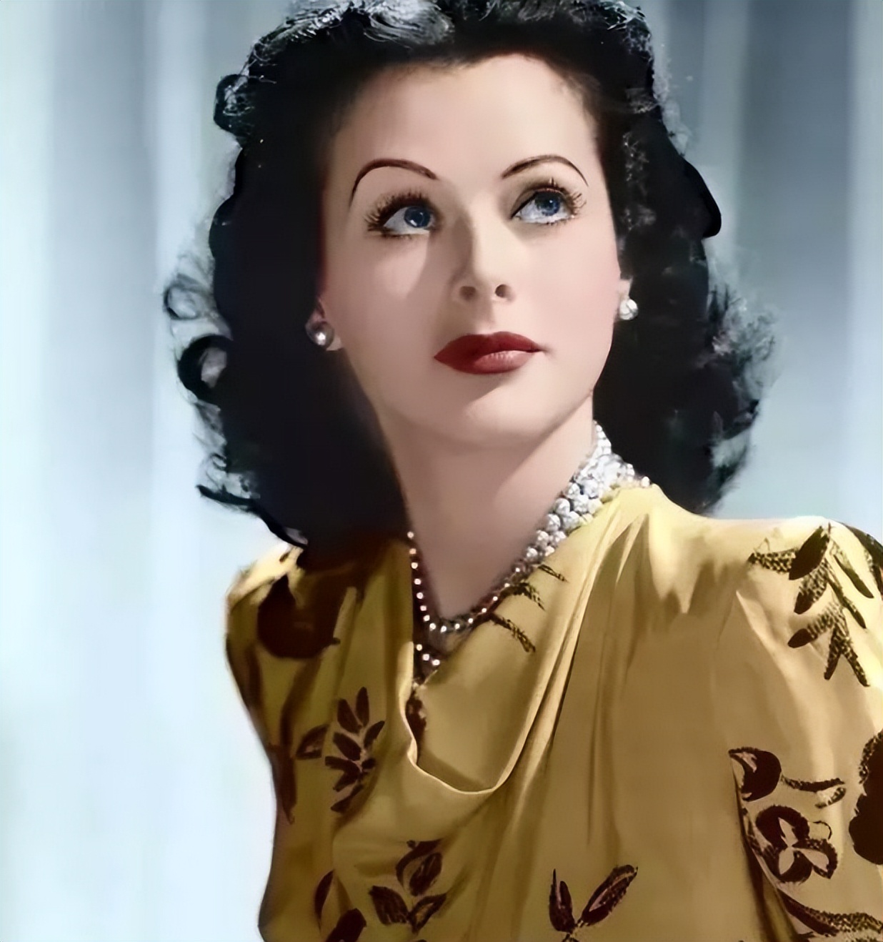 好莱坞奇女海蒂：首创赤裸出镜，晚年迷上偷窃，却被捧为WIFI之母