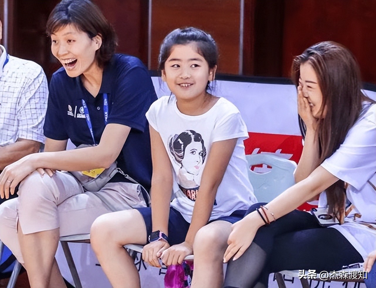 姚明女儿姚沁蕾11岁,姚明的女儿姚沁蕾10岁会打篮球么