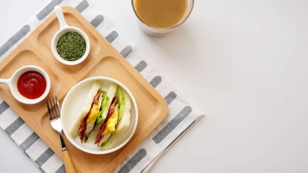 夏天热不想吃饭是什么原因,天气一热就不想吃饭怎么缓解