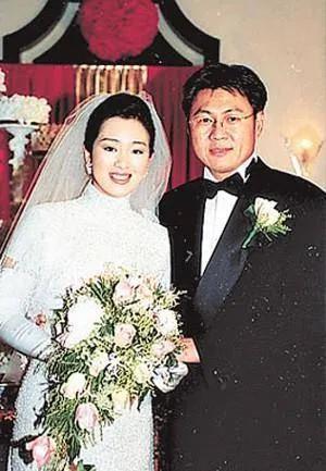 张艺谋巩俐婚姻状况,巩俐和张艺谋恋情的第八年