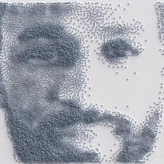 未之头条：你看这8个圆组成的logo，是不是很五角？