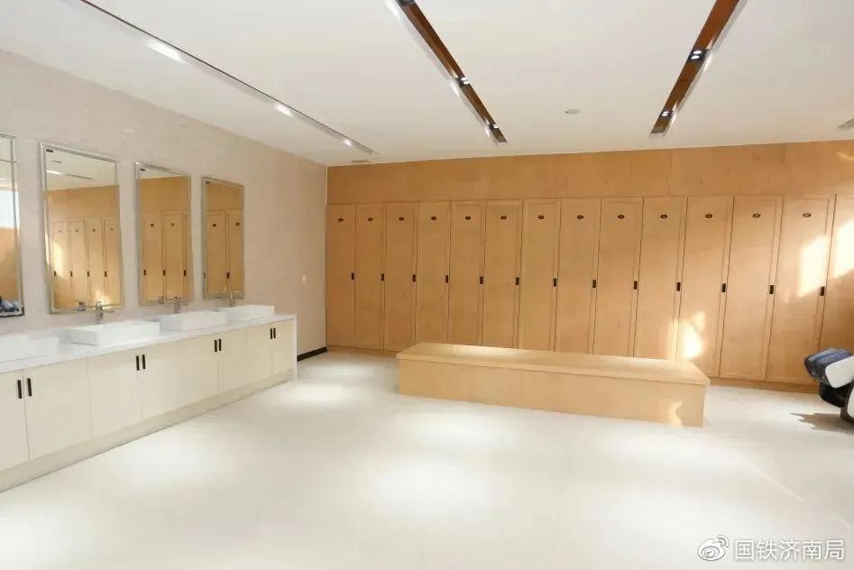 免费理发、智能浴室、电影院……这个单位凭实力宠爱职工！