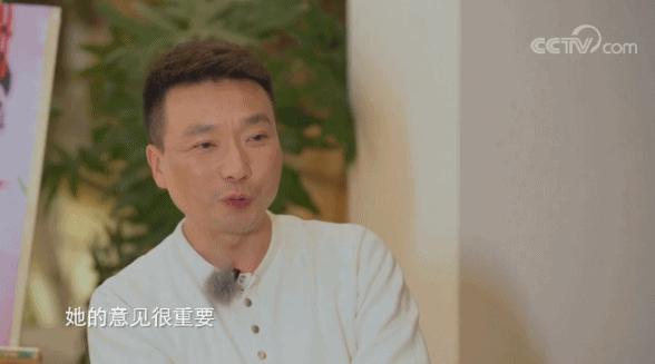 社恐、内向、普通话不标准却成为“央视一哥”,高考差点被人“顶替”,22分钟口播一战封神,他到底有多牛?