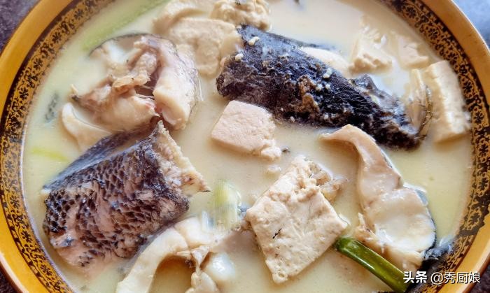 东北正宗鳕鱼炖豆腐,冬天哪种鱼炖豆腐比较好