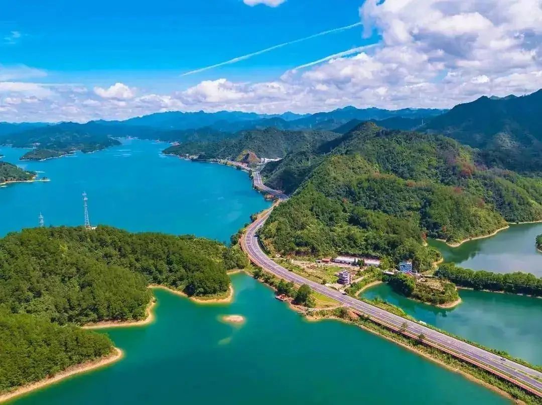 旅游指南浙江最值得去的十个地方,旅游指南浙江最值得去的九个地方