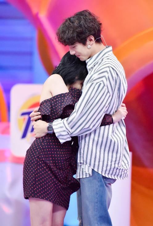 骚扰辱骂、被敬酒、被揩油，娱乐圈的恶趣味，连男演员也难逃魔掌