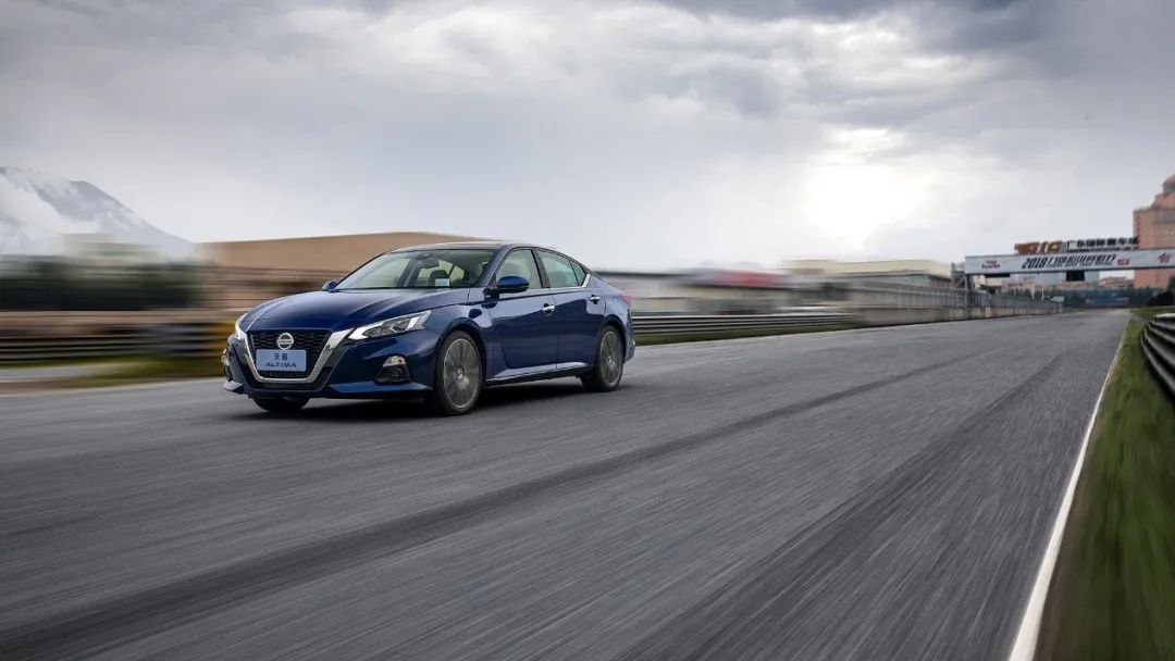 天籁的十大优缺点,移动中的大沙发