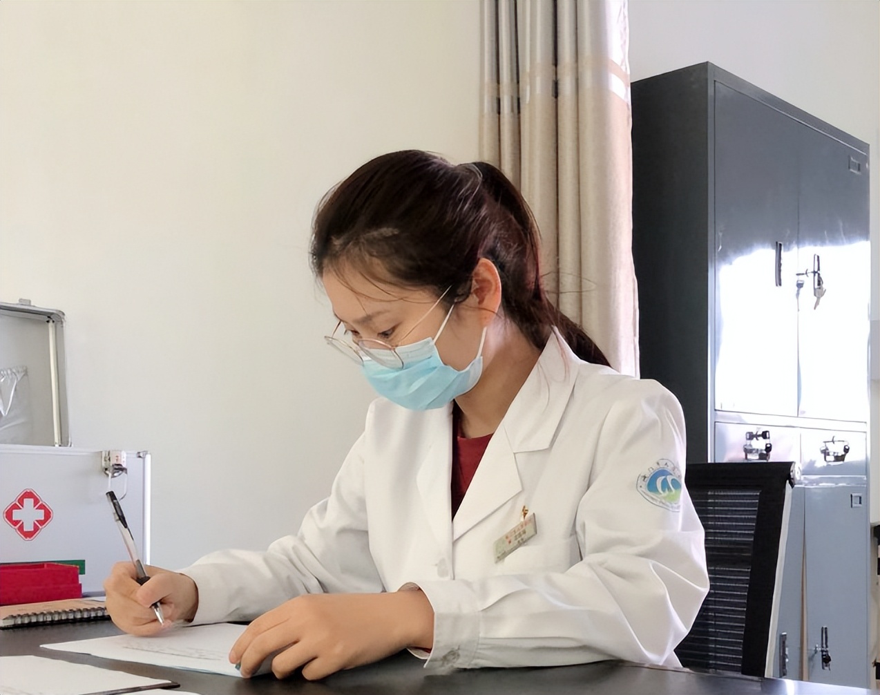 上海交大毕业女博士,上海交大女博士应聘校医