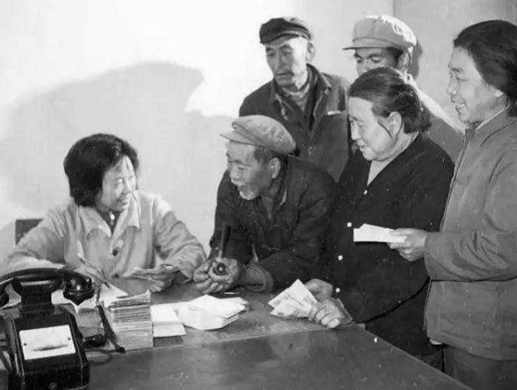 56岁女会计贪污15年完整版,女贪污犯贪污公款判死刑