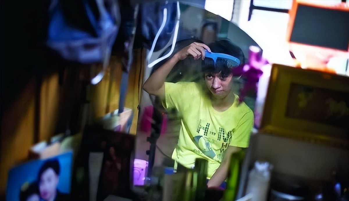 揭秘“双性人”真实生活！上身女人下身男人，为避险独居深山40年