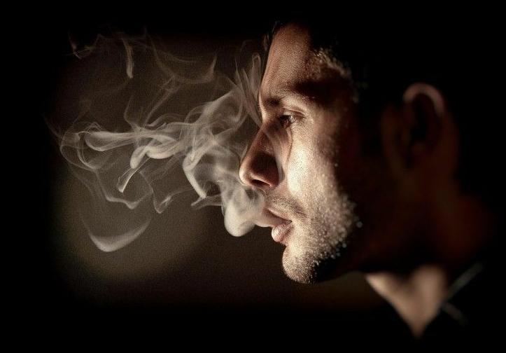 吸烟时4个习惯更伤肺,吸烟的人停止吸烟后肺有什么变化