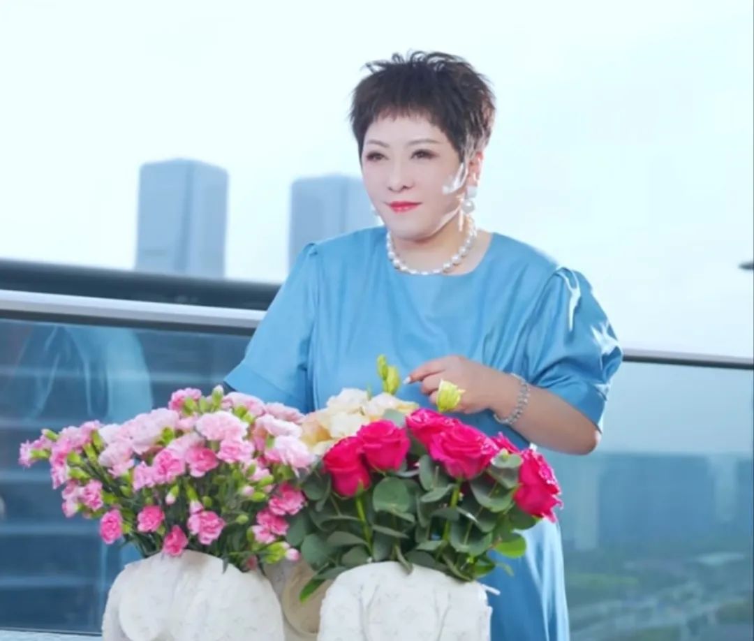 向华强的前任妻子丁佩,向华强老婆丁佩和李小龙