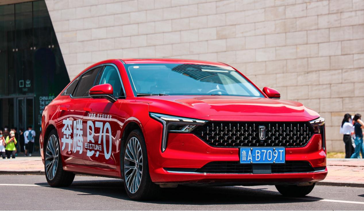 2022款奔腾b70跟2023款有什么区别,奔腾b70真实碰撞视频