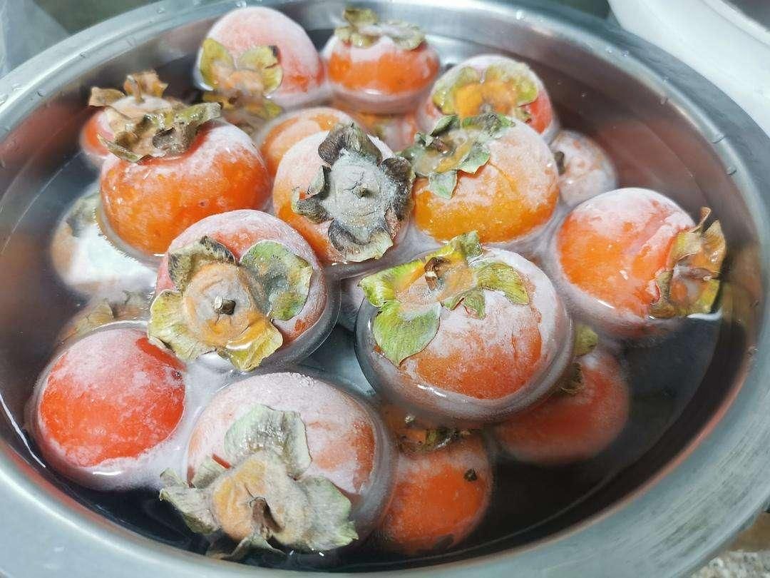 成都街头刮起柿子风,柿子成都街头大量出现