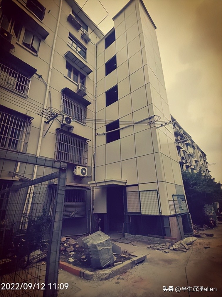 旧楼加装电梯入户半层怎么改进,老小区加装电梯楼层新标准