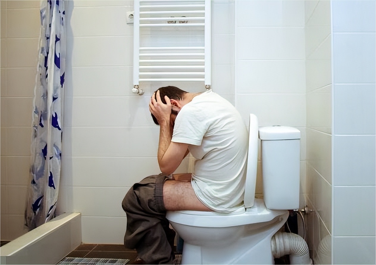 便秘用温水灌肠有害处吗,大人便秘自己灌肠冲洗