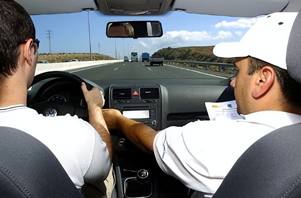 珠海柏宁驾校考c2多少钱,珠海哪个驾校学车好一点