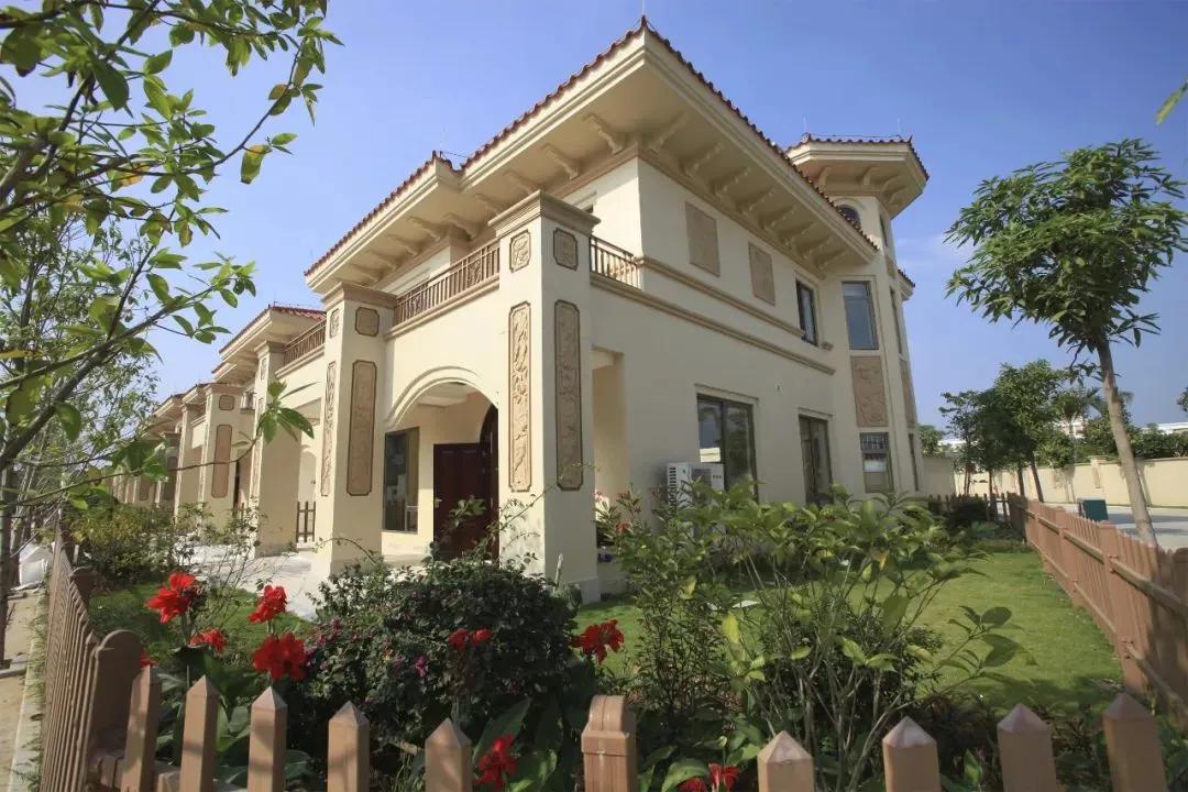 佛山芦苞镇又藏一顶奢温泉度假村，超大落地玻璃窗观园景，去打卡